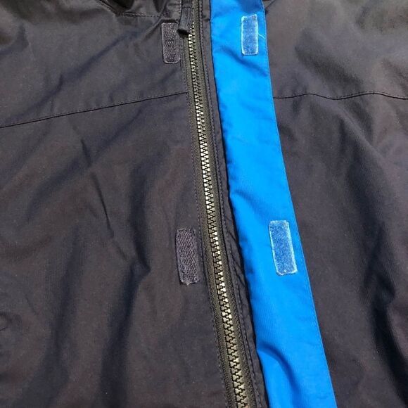L.L. BEAN LIGHTWEIGHT HOODED JACKET - Picture 3 of 13